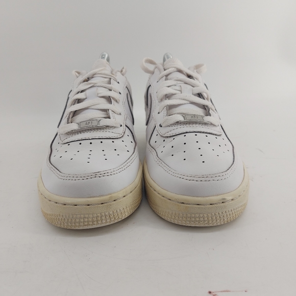 Nike Air Force One White Size 7.7 Women's or Size 6 Youth - Picture 4 of 9